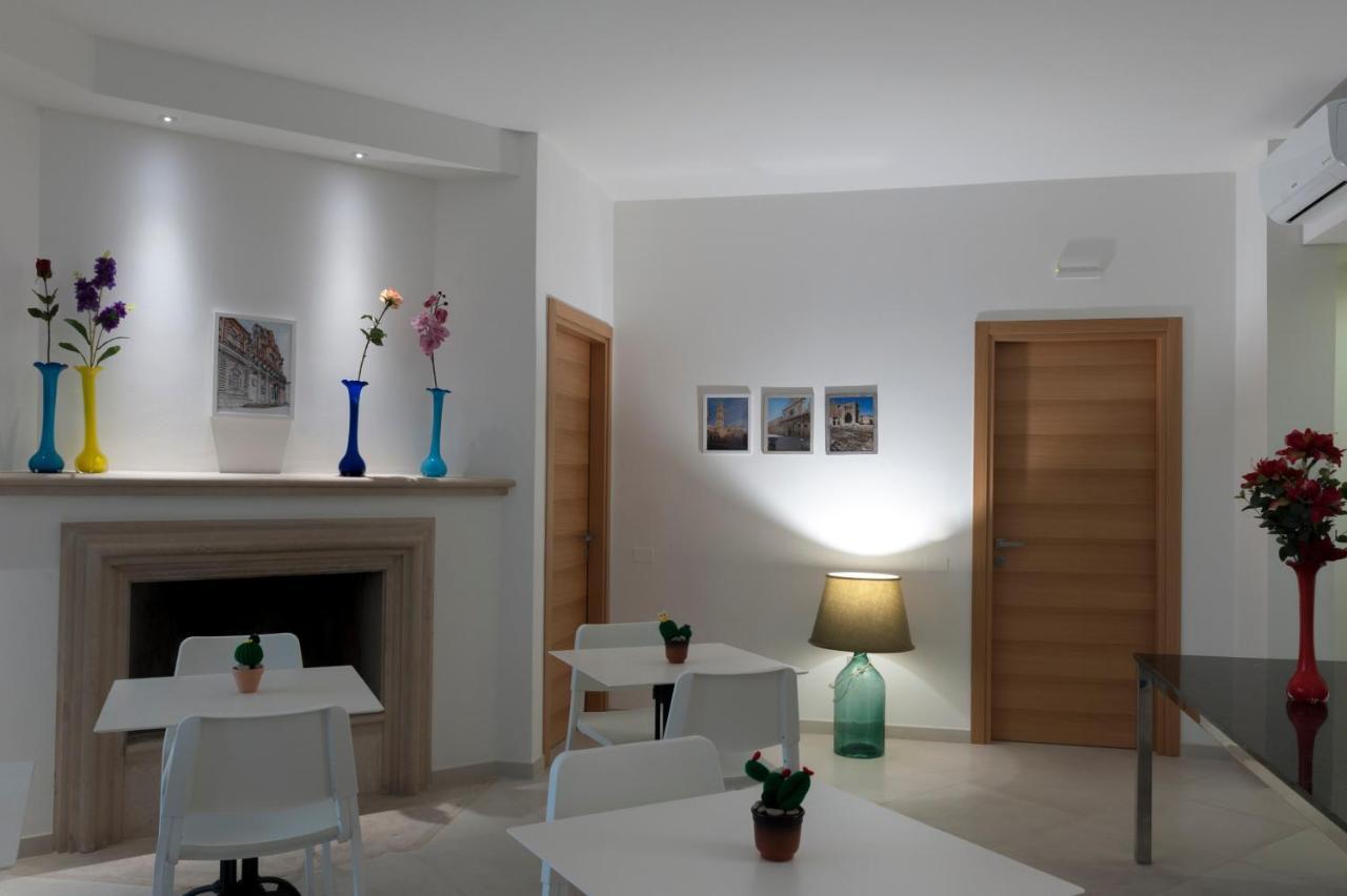 Ultimo Piano B&B Lecce Bagian luar foto