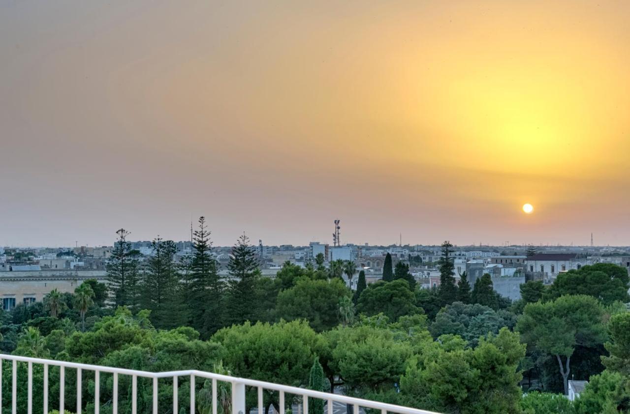 Ultimo Piano B&B Lecce Bagian luar foto