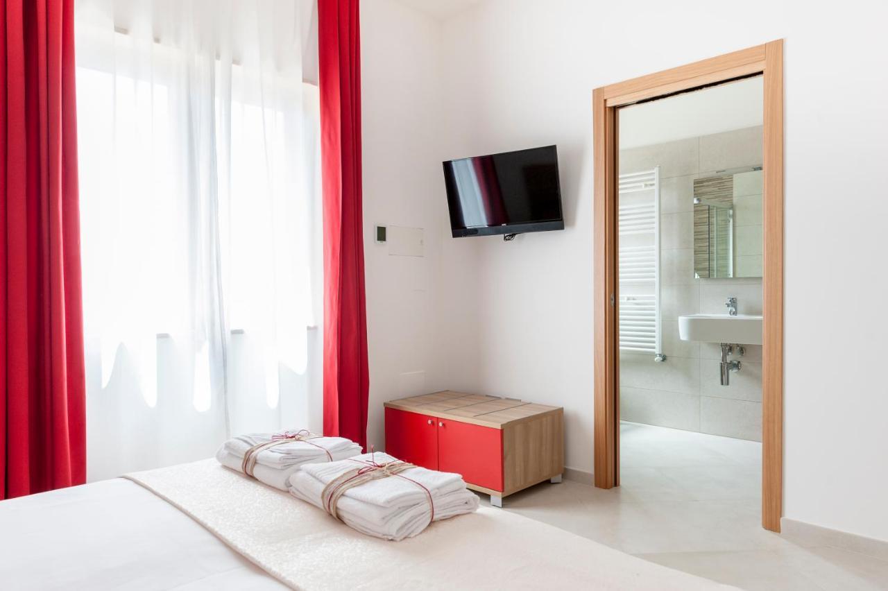 Ultimo Piano B&B Lecce Bagian luar foto